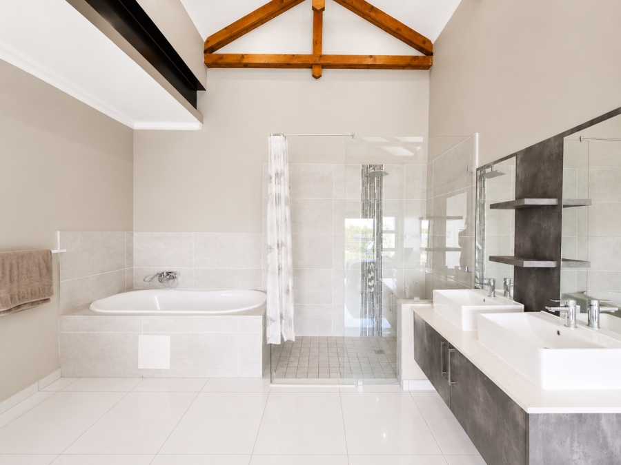 3 Bedroom Property for Sale in The Islands Estates North West